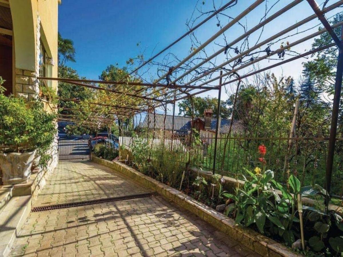 Apartment Kumicic - 3 Bedrooms Ičići エクステリア 写真
